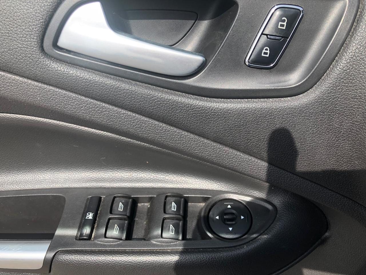 2015 Ford Escape SE, CERTIFIED WITH 3 YRS WARRANTY INCLUDED Photo