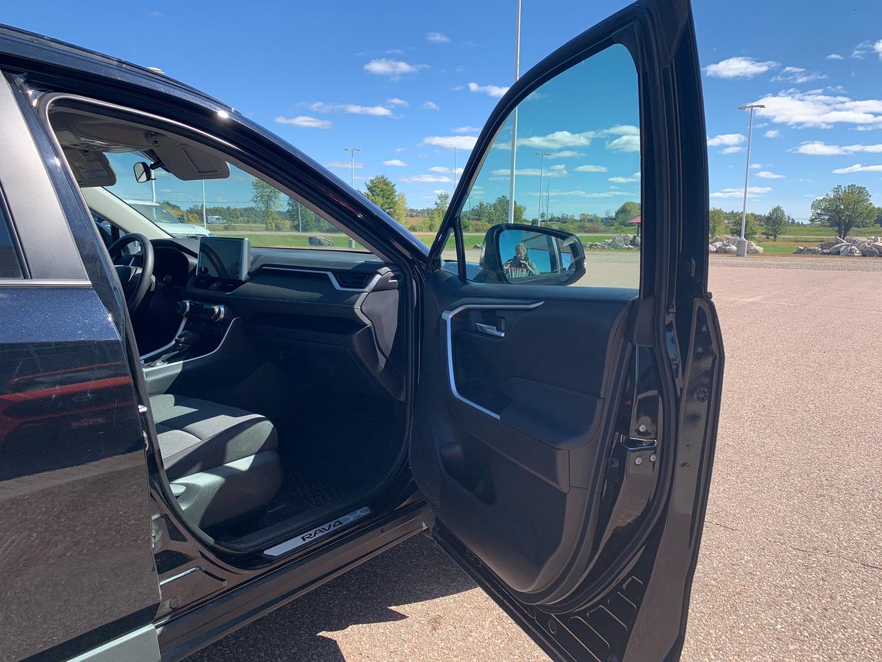 2024 Toyota RAV4 XLE Photo