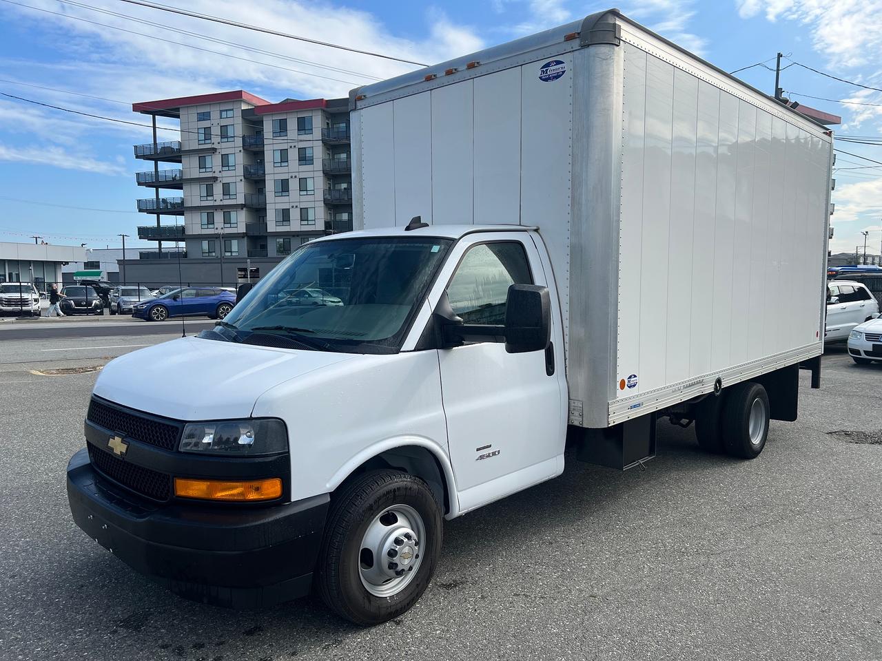 2023 Chevrolet Express Commercial Cutaway 4500 Van 177" Photo