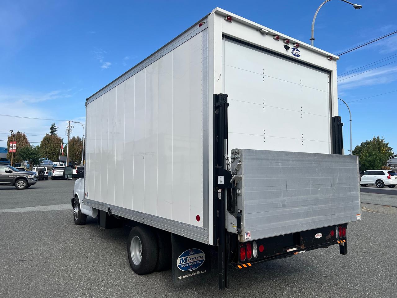2023 Chevrolet Express Commercial Cutaway 4500 Van 177" Photo