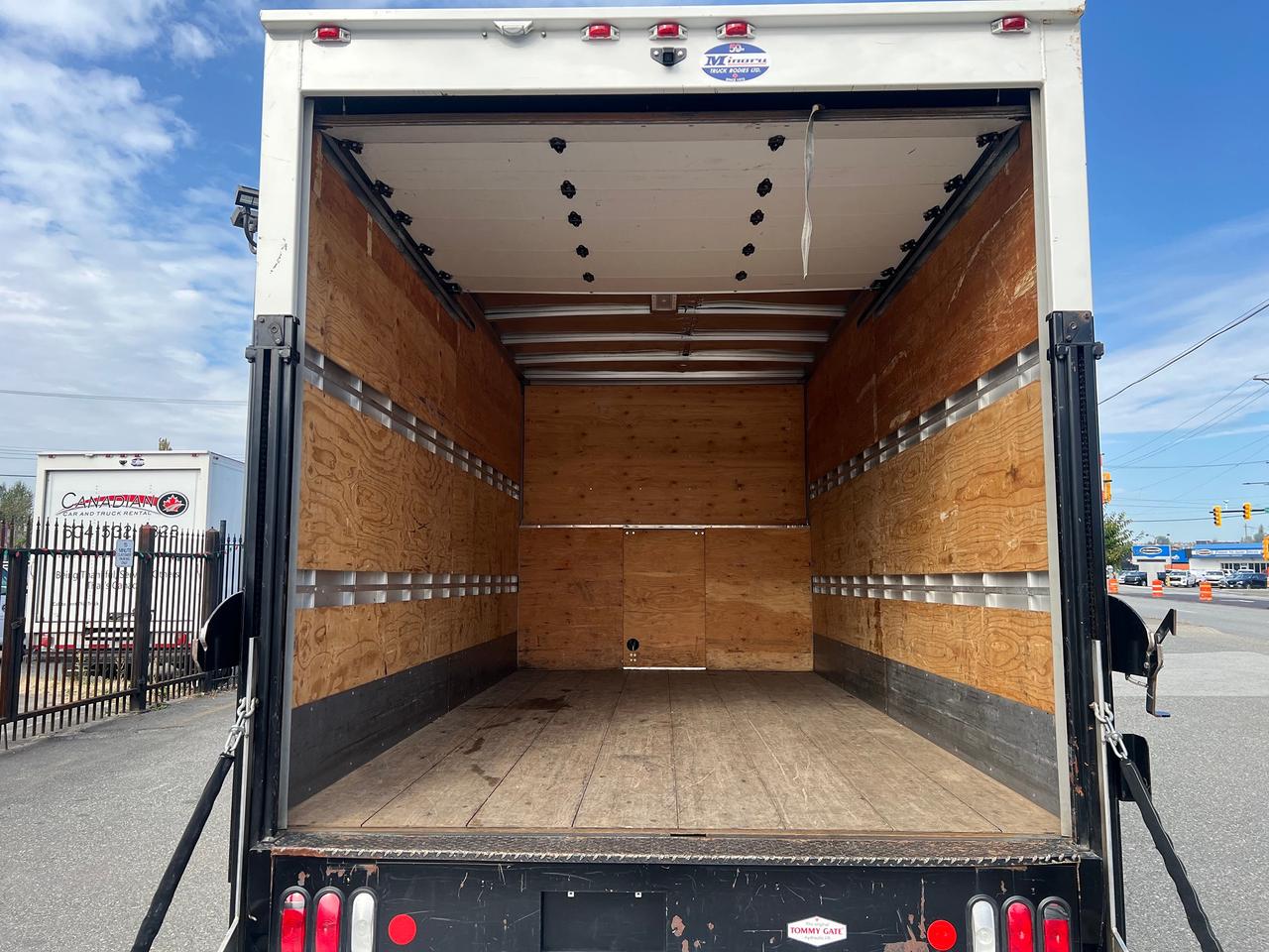 2023 Chevrolet Express Commercial Cutaway 4500 Van 177" Photo