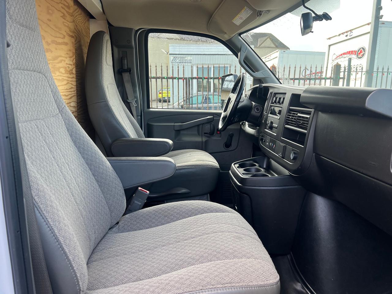 2023 Chevrolet Express Commercial Cutaway 4500 Van 177" Photo