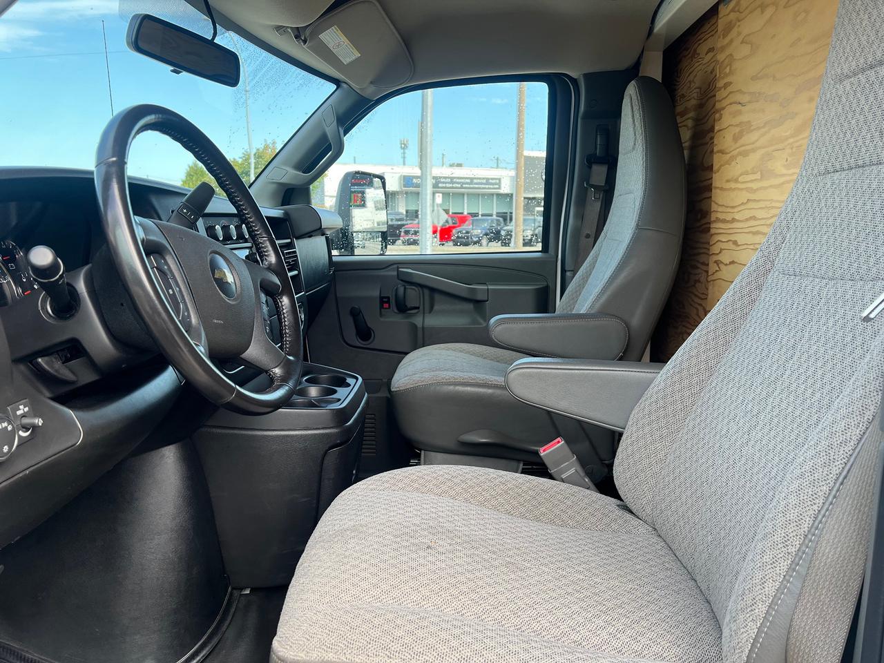 2023 Chevrolet Express Commercial Cutaway 4500 Van 177" Photo