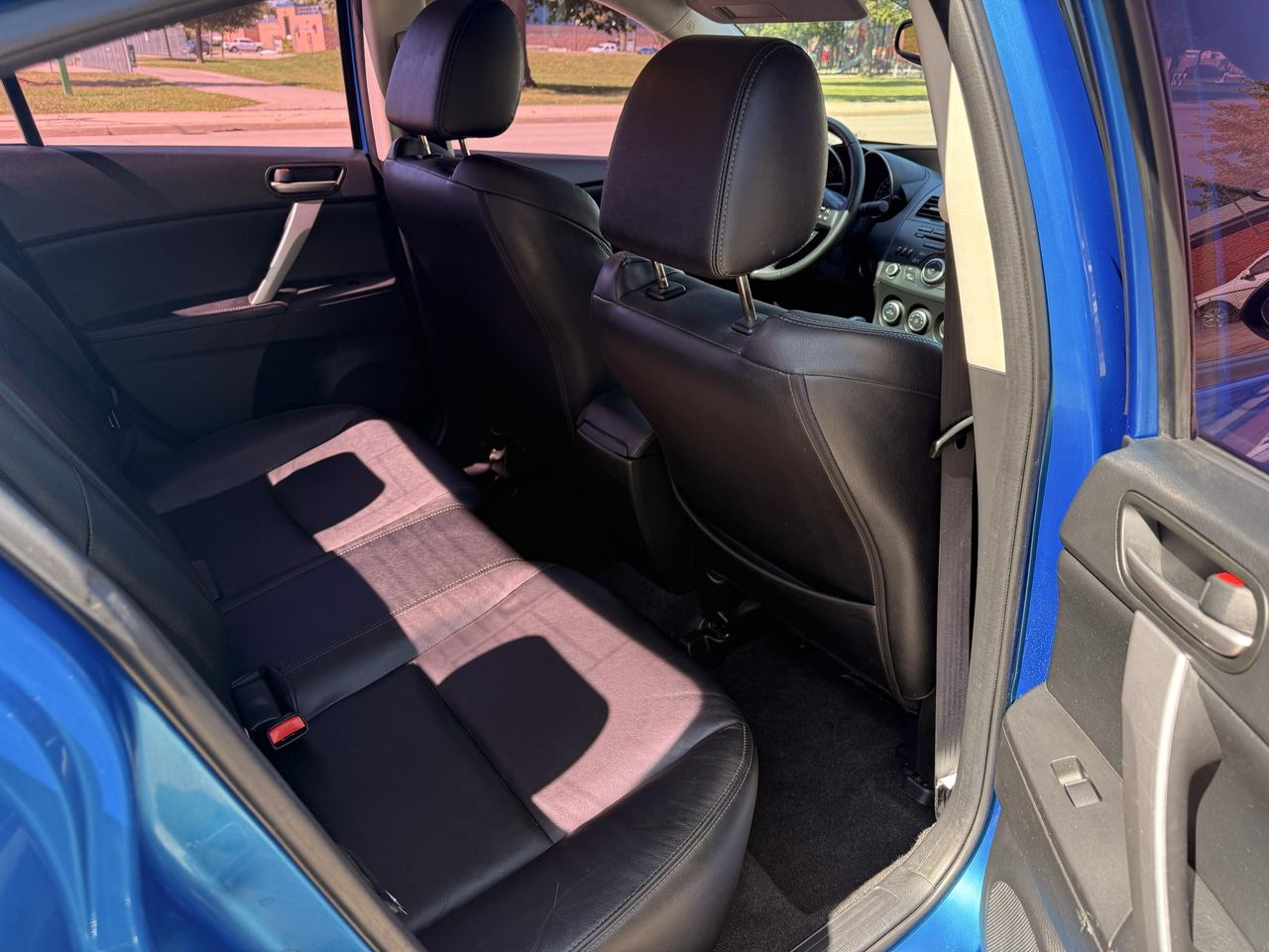 2012 Mazda MAZDA3 4dr Sdn Man GT Photo