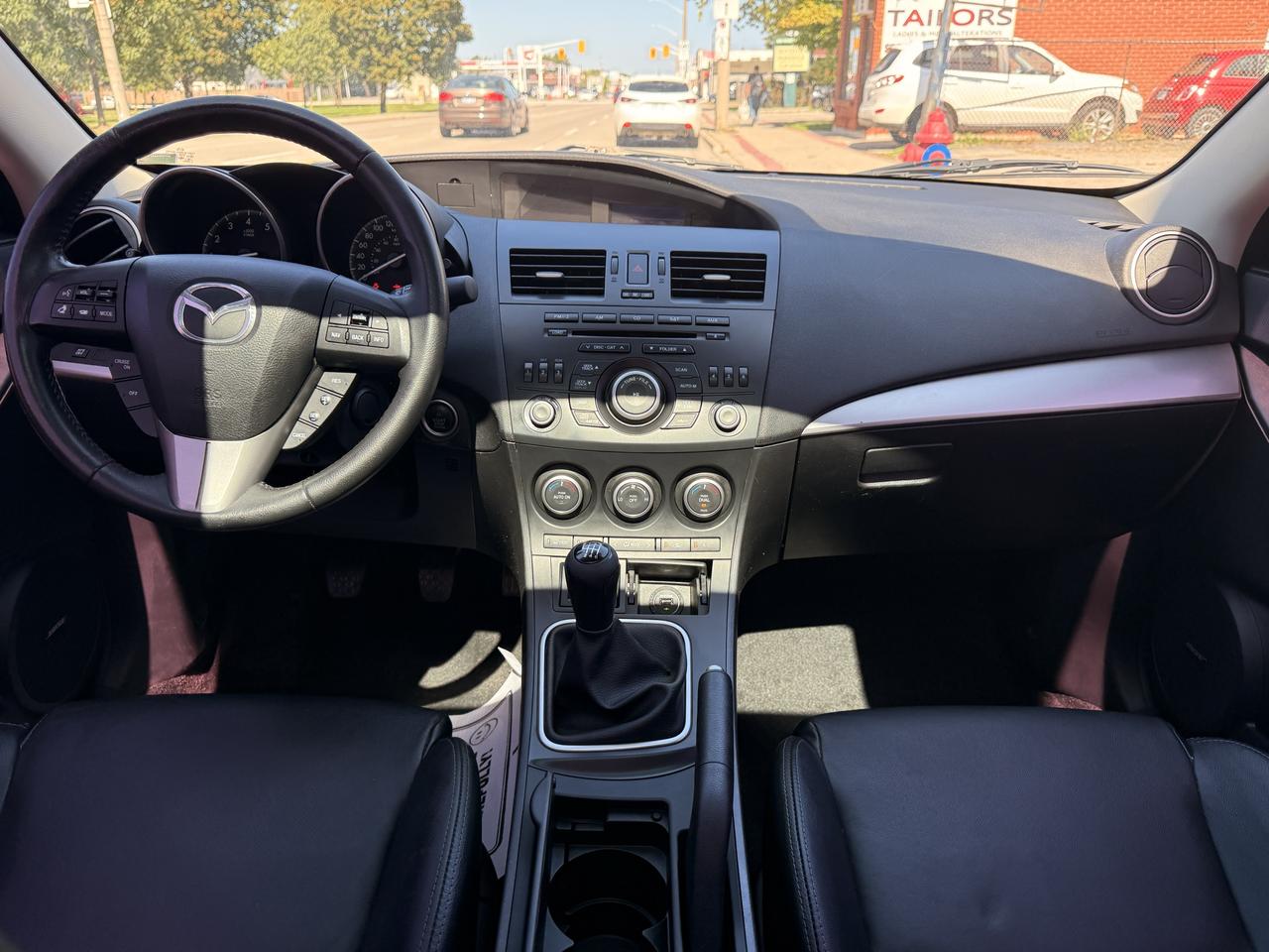 2012 Mazda MAZDA3 4dr Sdn Man GT Photo