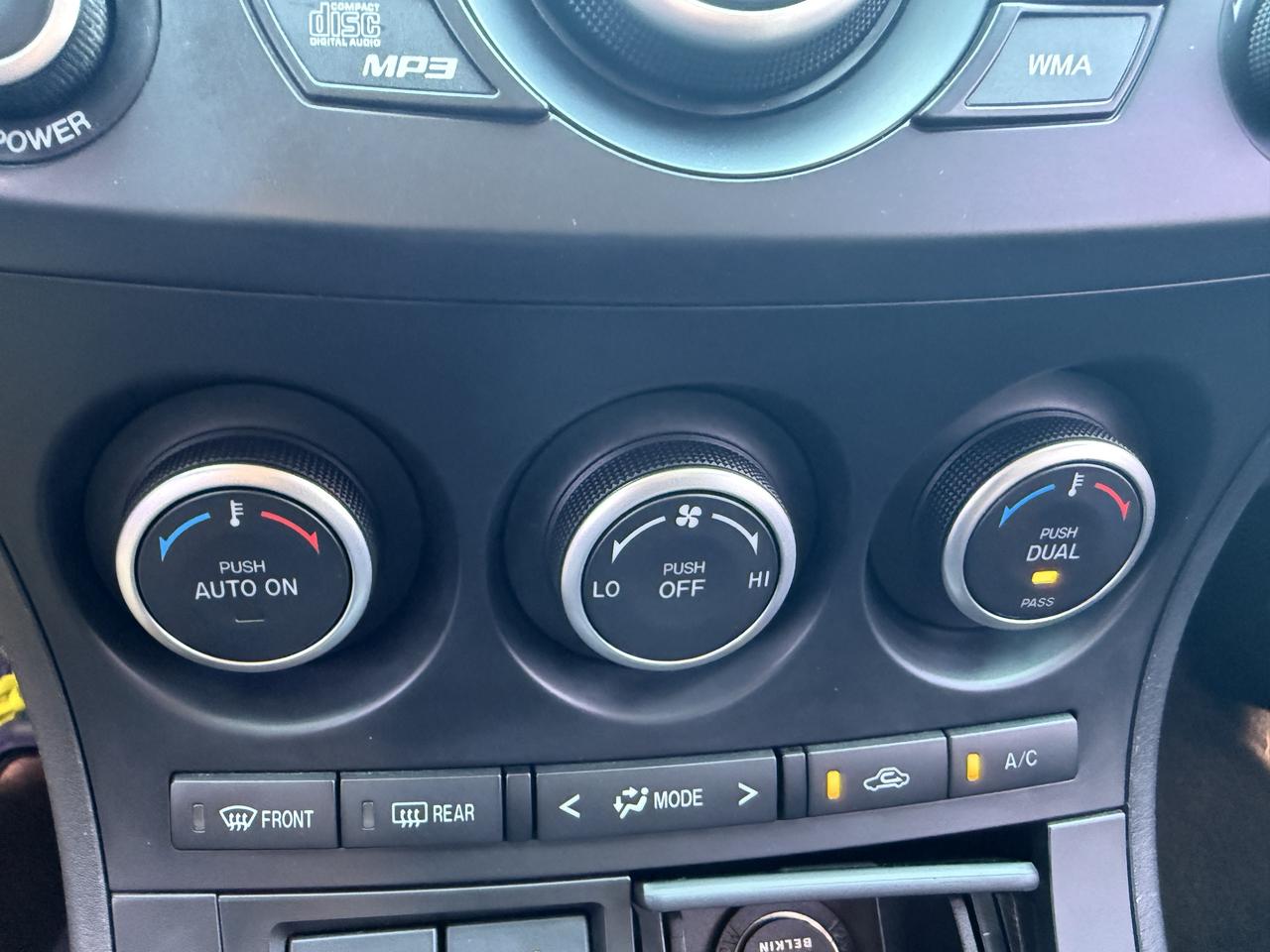 2012 Mazda MAZDA3 4dr Sdn Man GT Photo