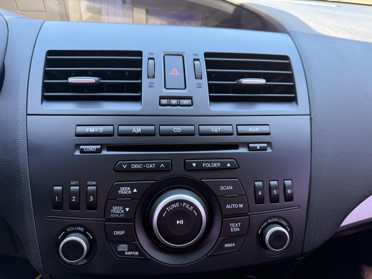 2012 Mazda MAZDA3 4dr Sdn Man GT Photo