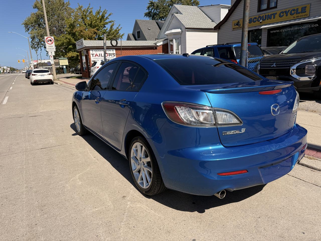 2012 Mazda MAZDA3 4dr Sdn Man GT Photo