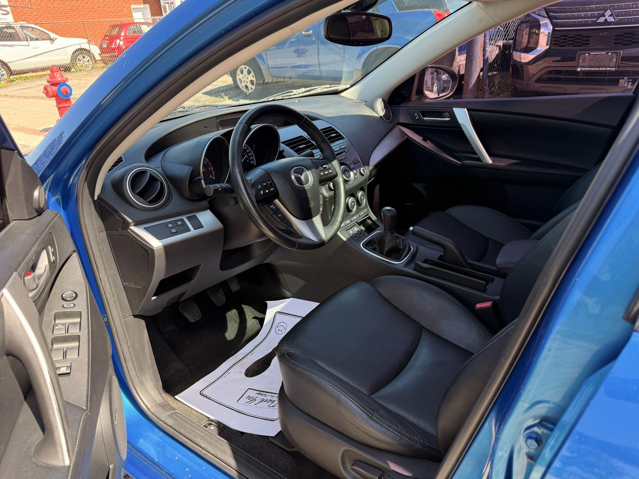 2012 Mazda MAZDA3 4dr Sdn Man GT Photo