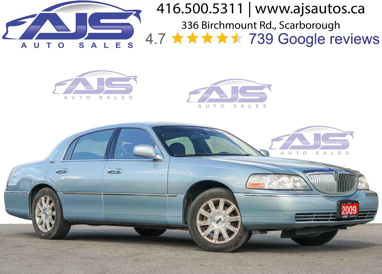 2009 Lincoln Town Car Signature Limited Photo2