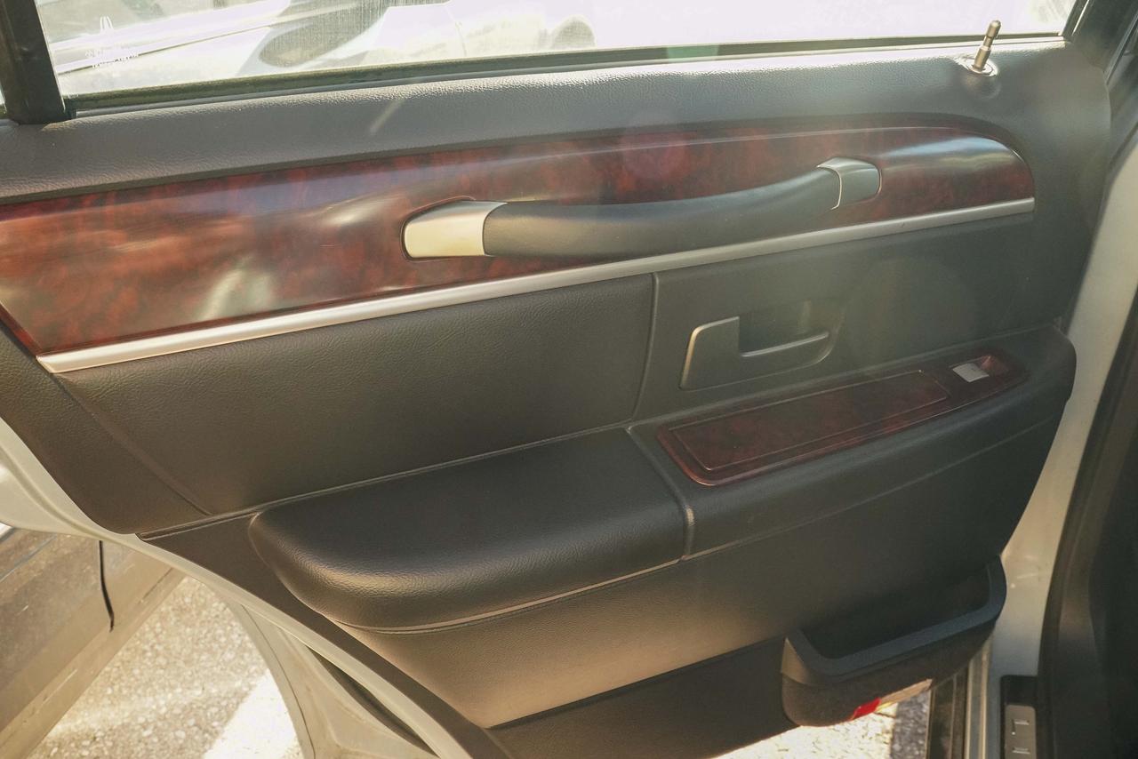 2009 Lincoln Town Car Signature Limited Photo