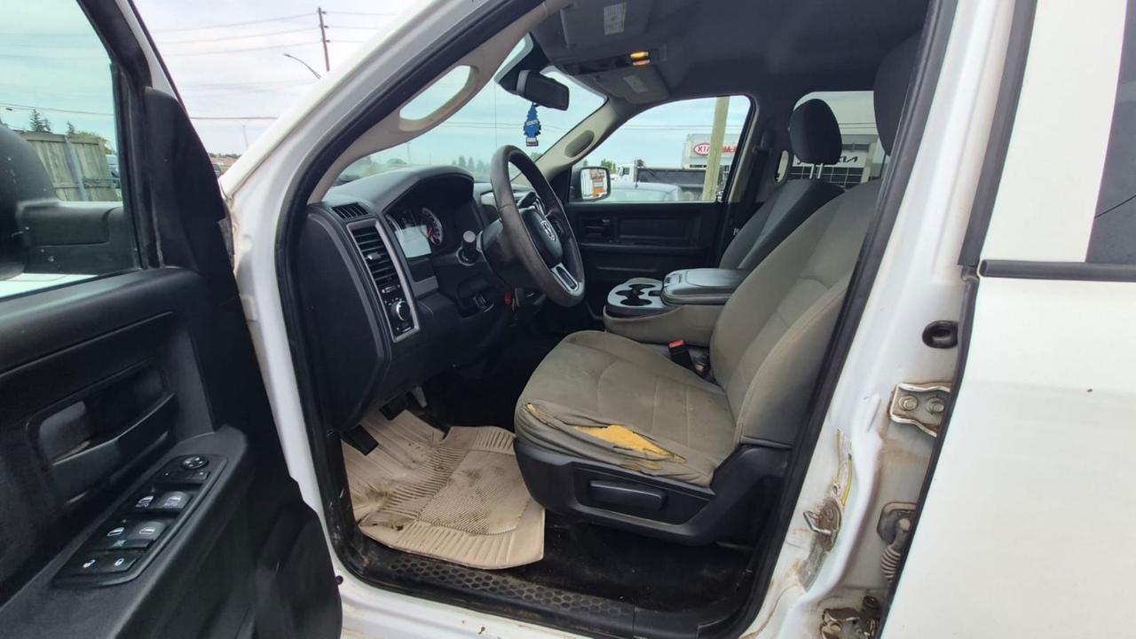 2016 RAM 1500 ST, TRANSMISSION SLIPPING, ENGINE RUNS GOOD, 4X4 Photo