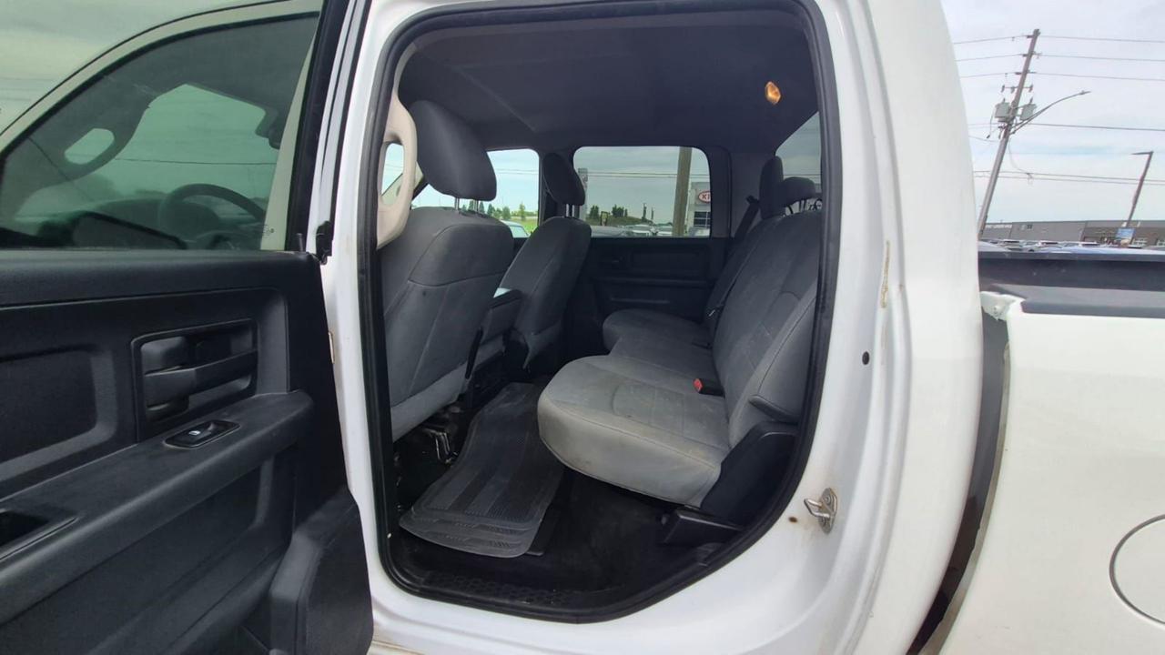 2016 RAM 1500 ST, TRANSMISSION SLIPPING, ENGINE RUNS GOOD, 4X4 Photo