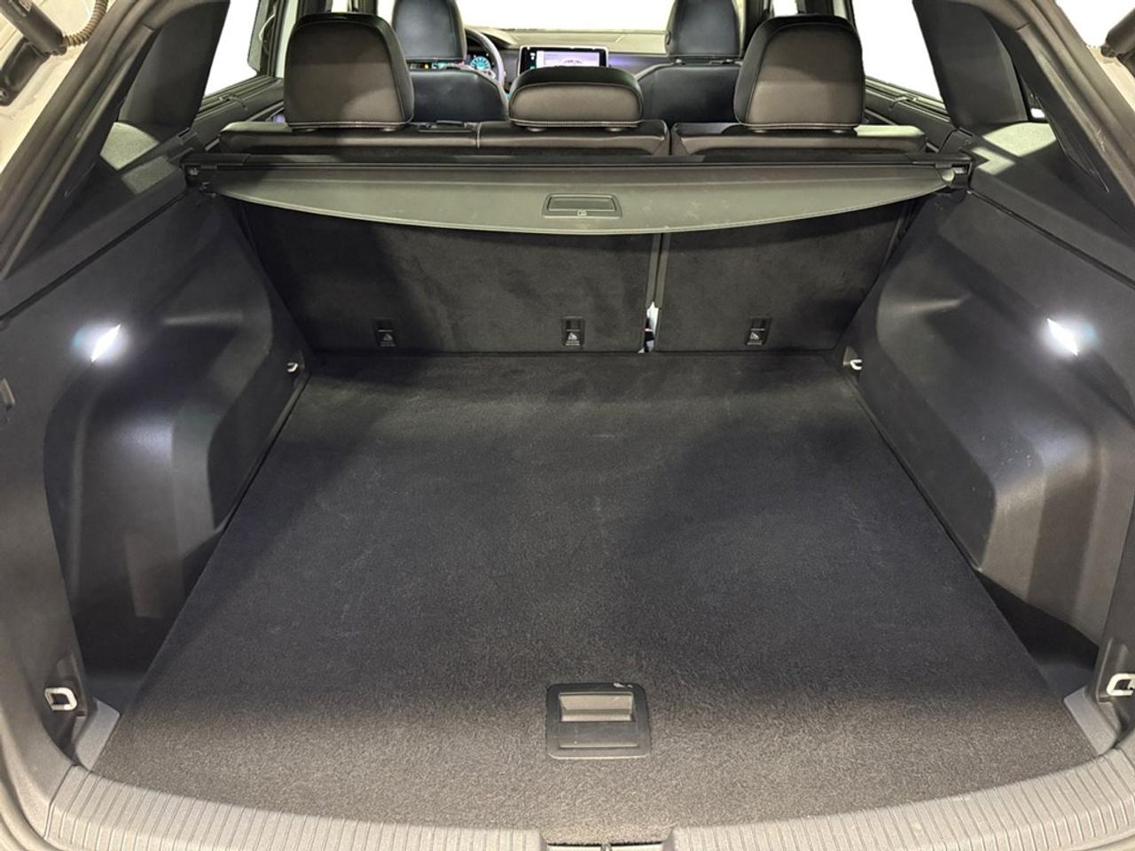 2024 Volkswagen Atlas Cross Sport Highline 2.0 TSI 4MOTION Photo