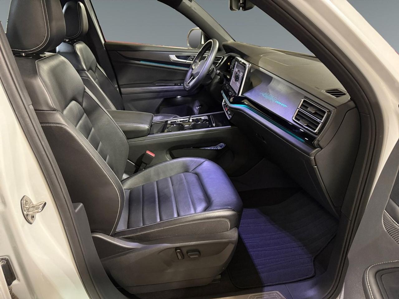 2024 Volkswagen Atlas Cross Sport Highline 2.0 TSI 4MOTION Photo