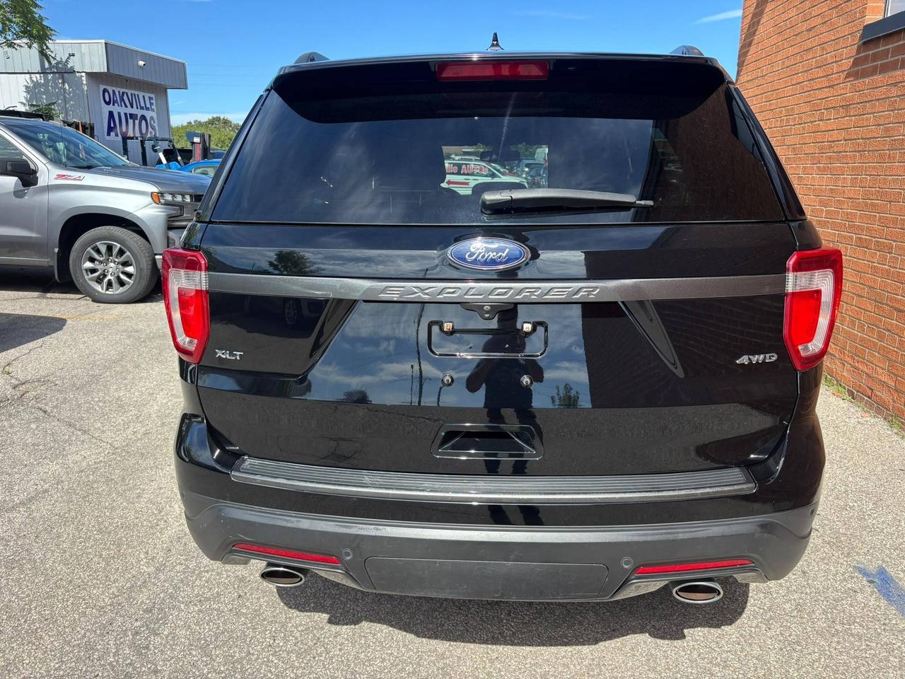 2018 Ford Explorer XLT 4WD Photo3