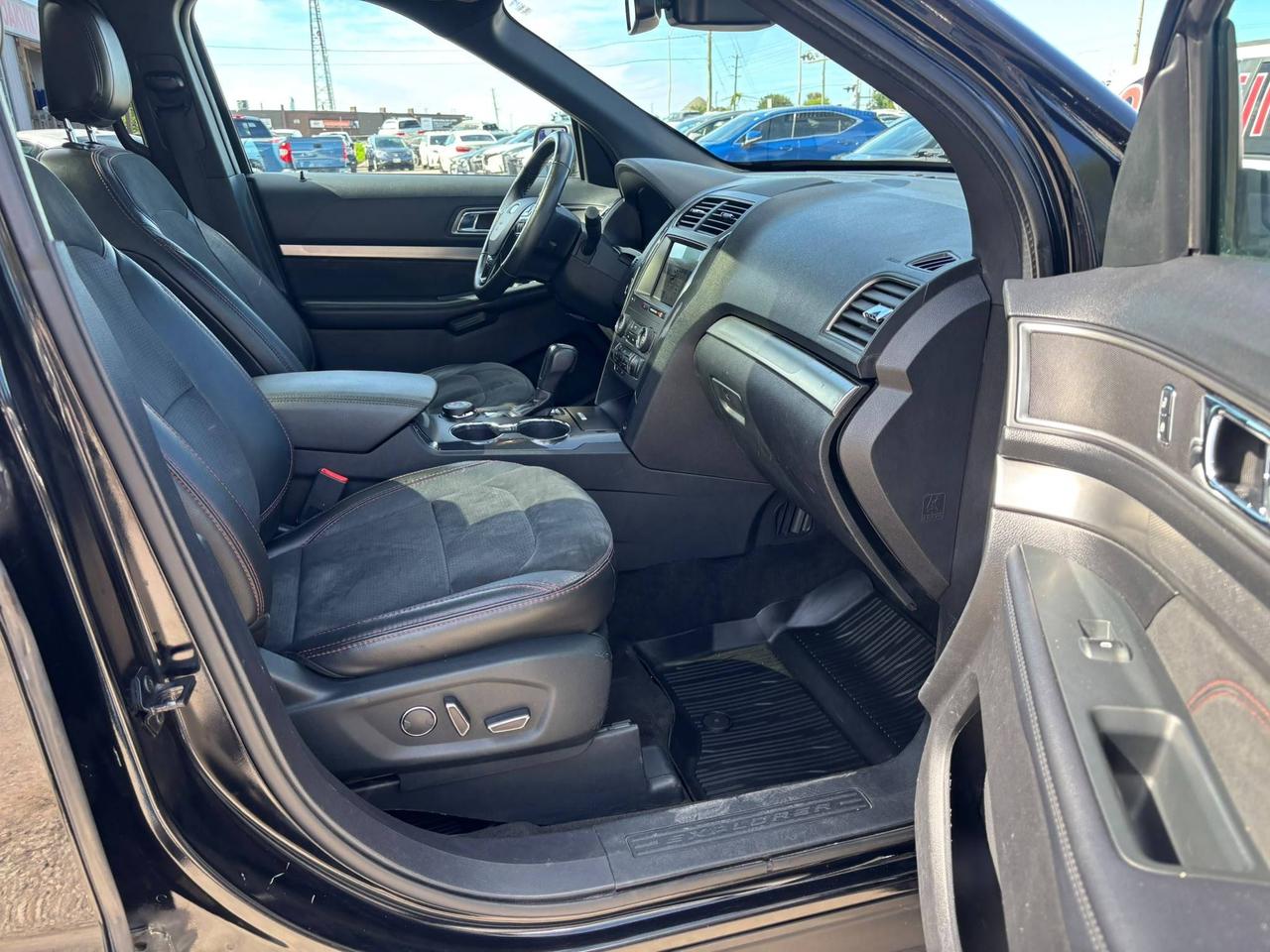 2018 Ford Explorer XLT 4WD Photo