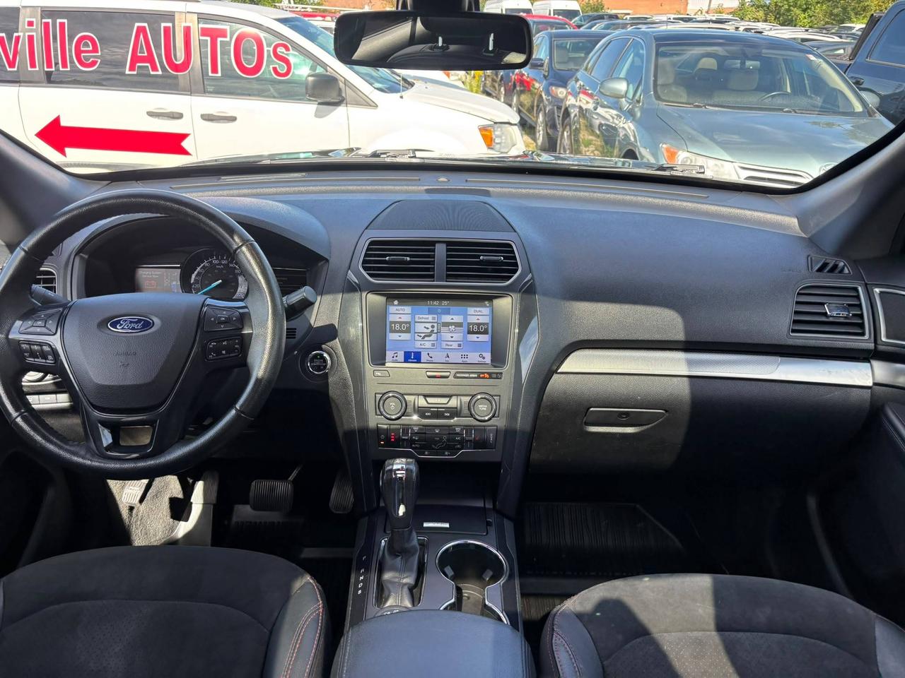 2018 Ford Explorer XLT 4WD Photo