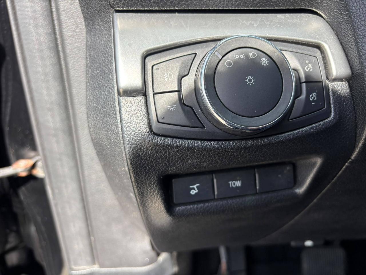 2018 Ford Explorer XLT 4WD Photo