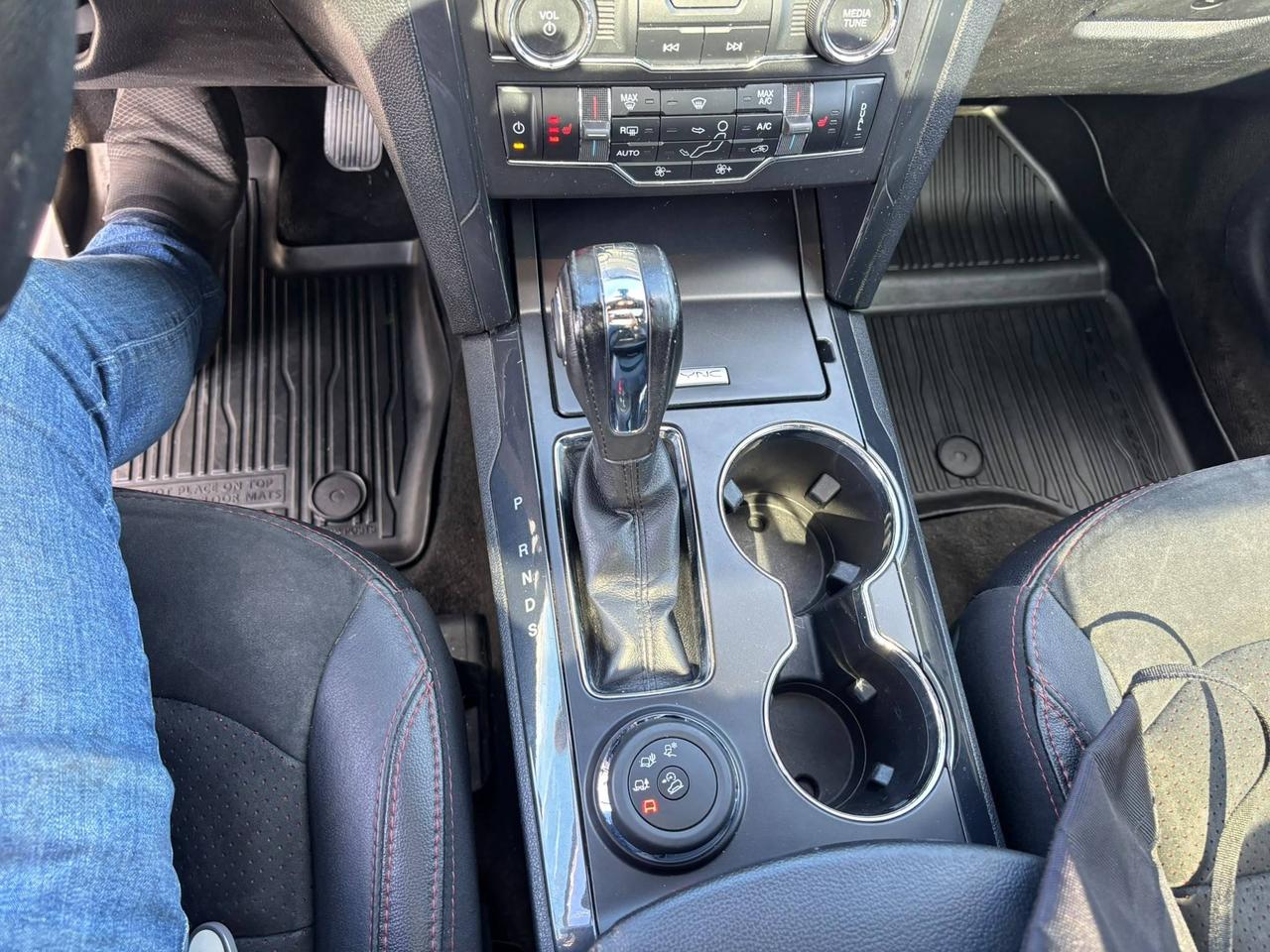 2018 Ford Explorer XLT 4WD Photo