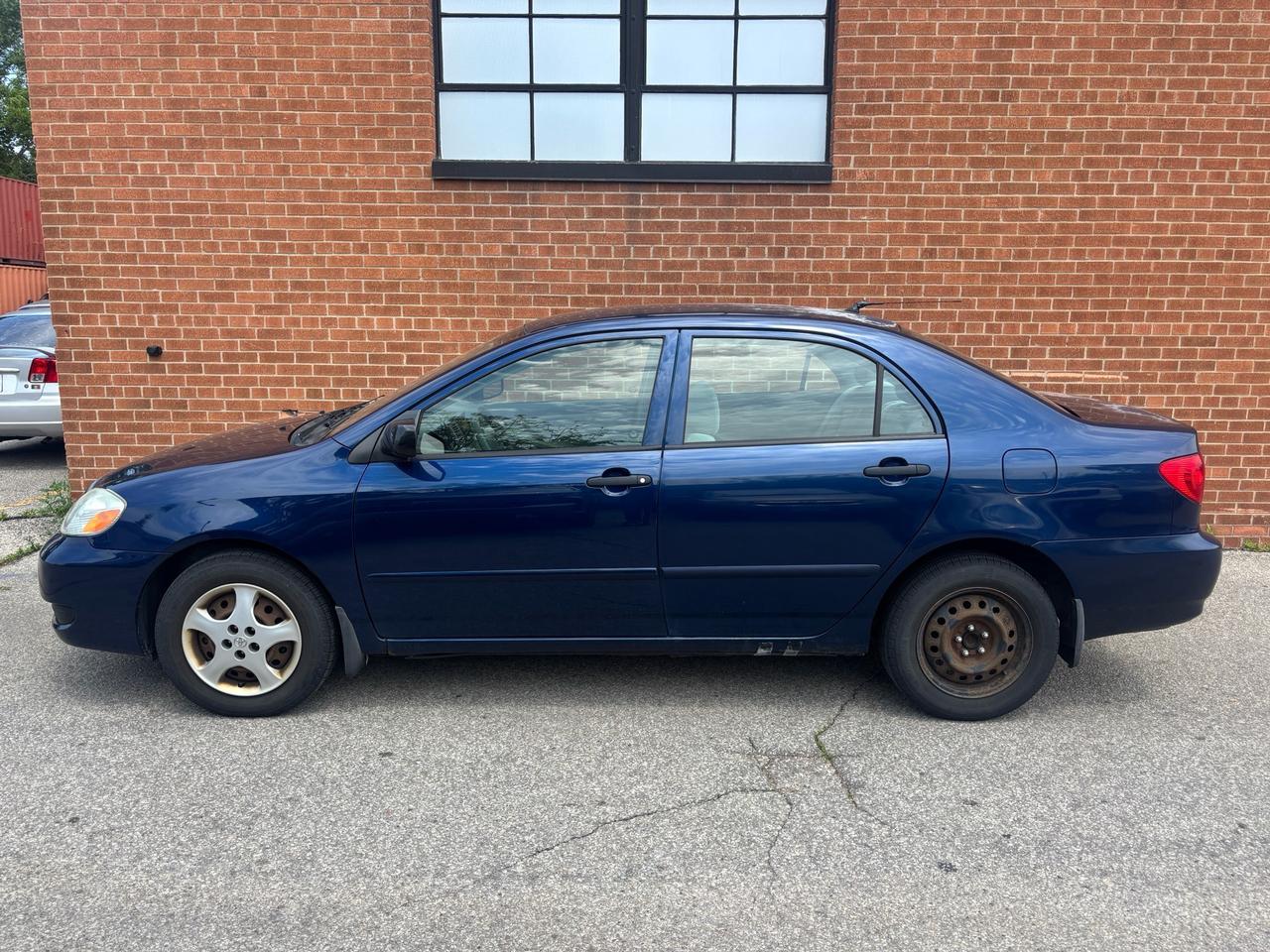 2007 Toyota Corolla 4dr Sdn Autol CE Photo2