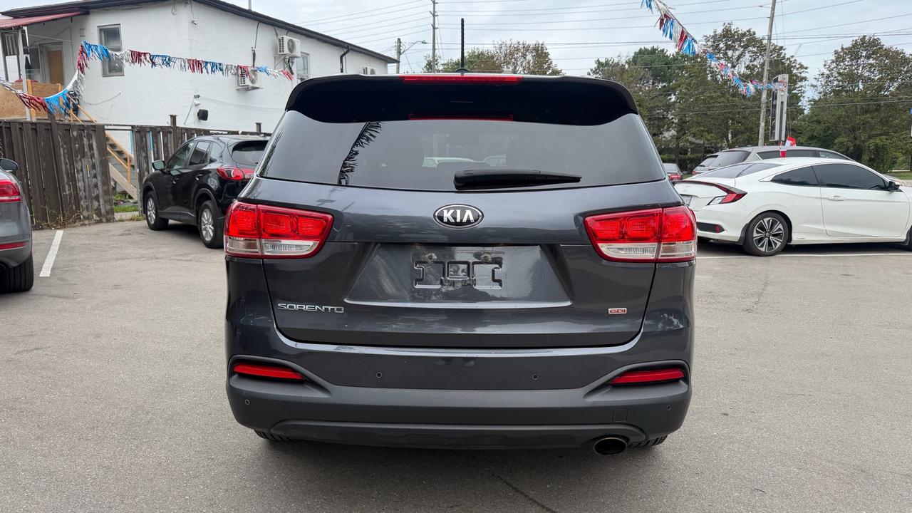 2016 Kia Sorento 2.4L LX Photo