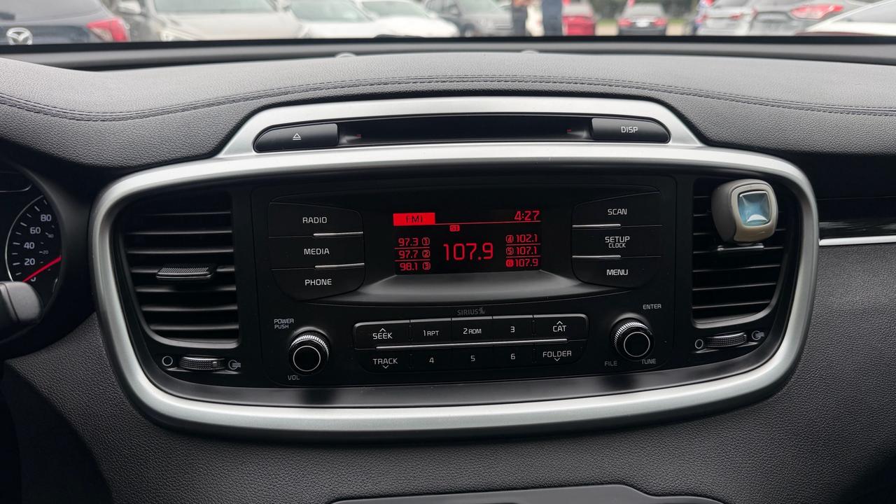 2016 Kia Sorento 2.4L LX Photo