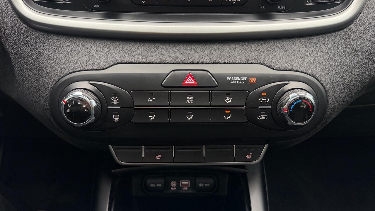 2016 Kia Sorento 2.4L LX Photo