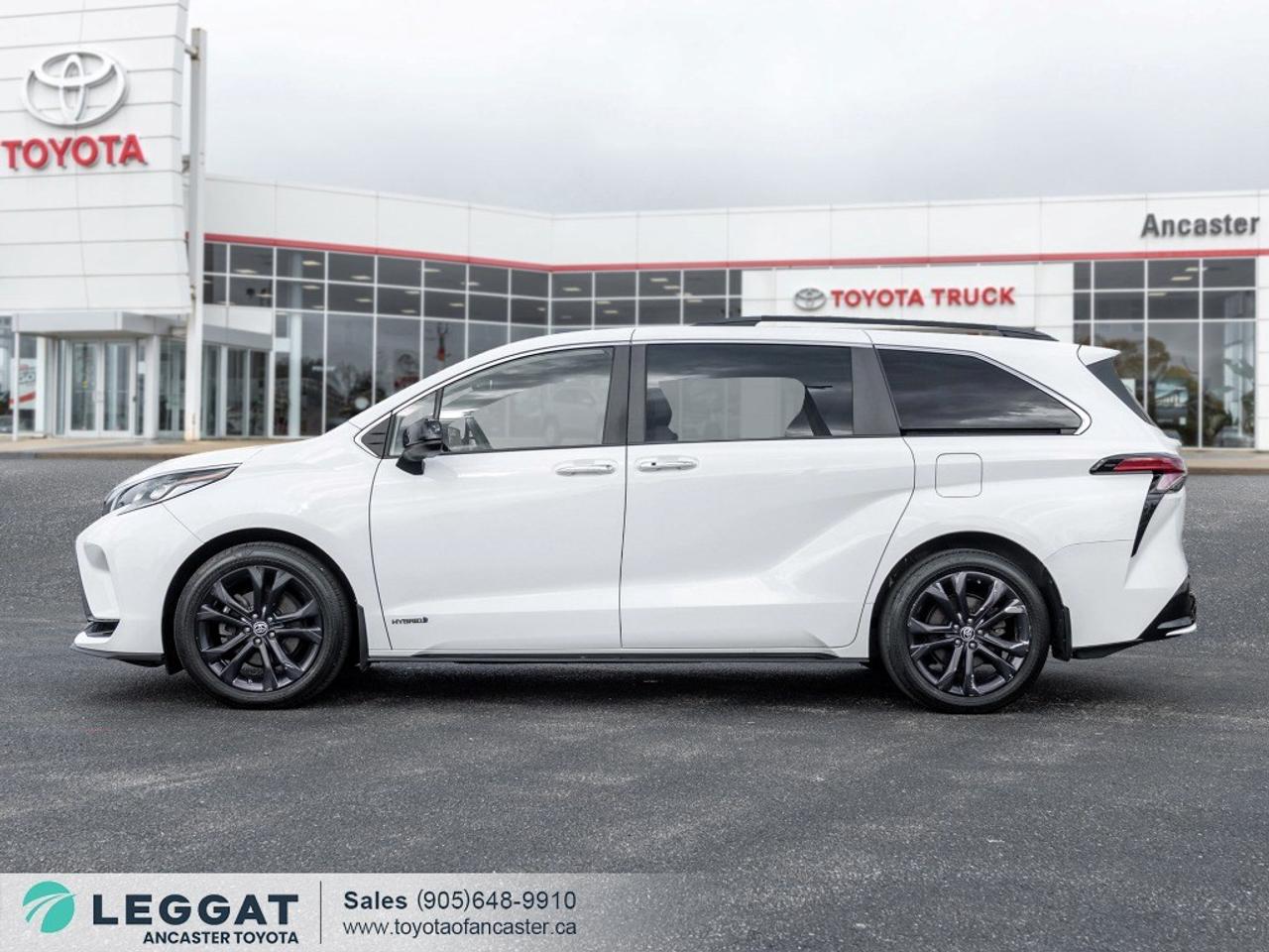 2021 Toyota Sienna XSE FWD Photo