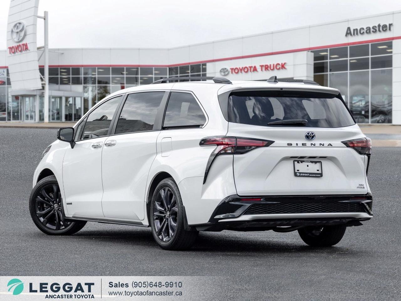 2021 Toyota Sienna XSE FWD Photo