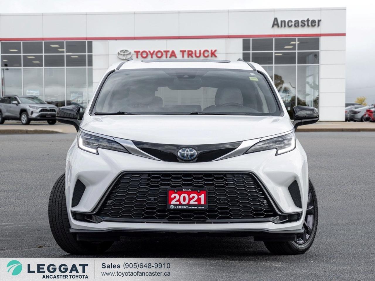 2021 Toyota Sienna XSE FWD Photo