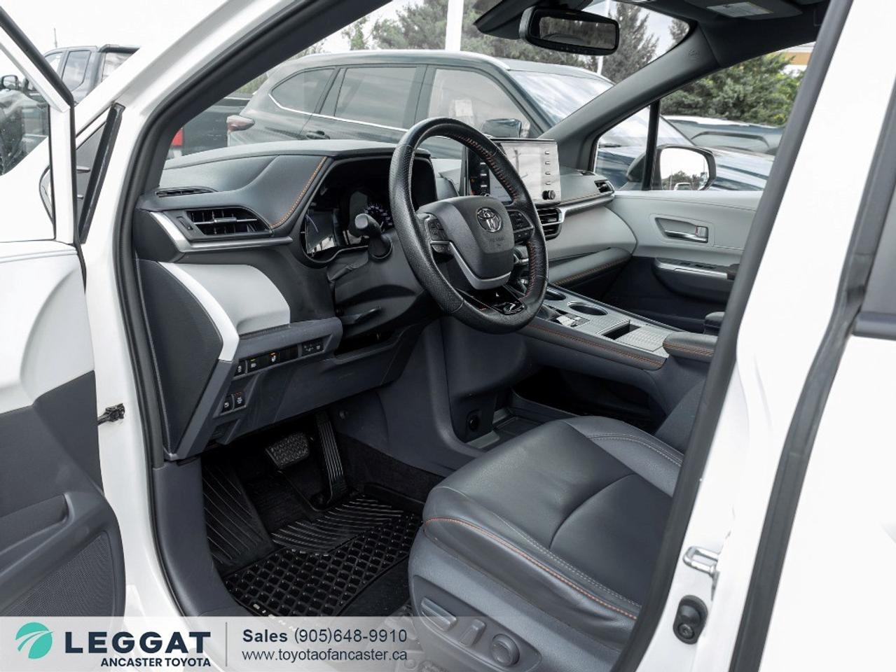 2021 Toyota Sienna XSE FWD Photo