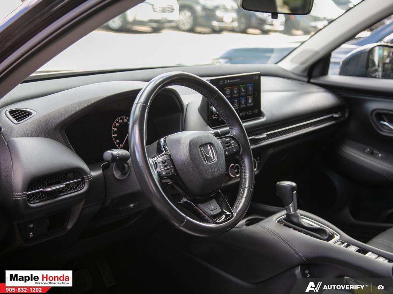 2024 Honda HR-V Leather| Sunroof | Carplay | Auto Start Photo