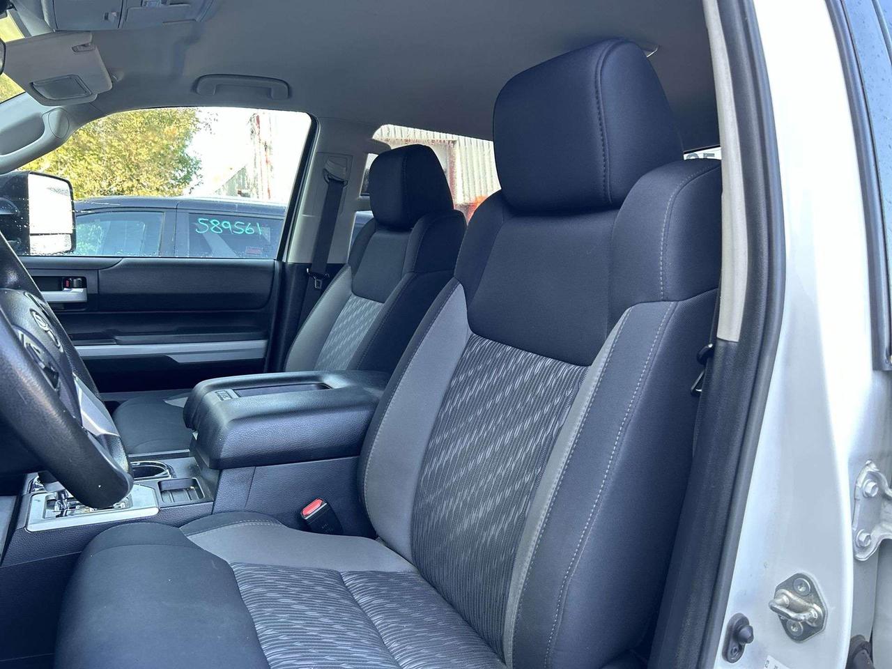 2020 Toyota Tundra 4X4 | LOW KMS! |CREW | 5.7L V8 |HTD SEATS |TOW PKG Photo5