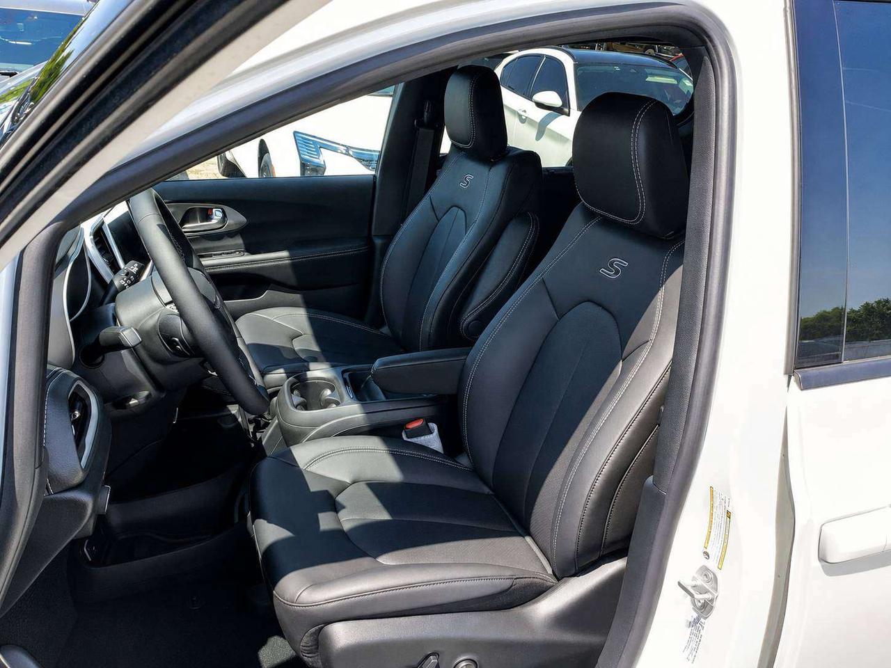 2027 Chrysler Pacifica SELECT | Leather | Sunroof | Safety Sphere | S APP Photo