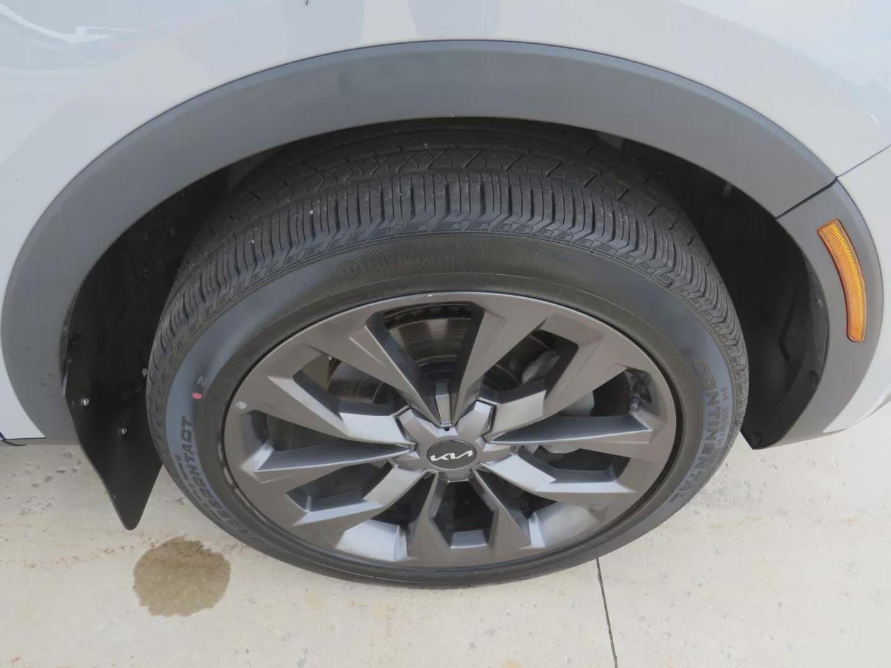 2023 Kia Sorento X-Line | AWD | Automatic | 6-Passenger | Alloy Wheels | Heated Seats | Heated Steering Wheel | Power Driver Seat | Dual-Zone Climate Control | Touchscreen Display | Android Auto & Apple CarPlay | Bluetooth | Wireless Phone Charging | Back-Up Camera | Blin Photo