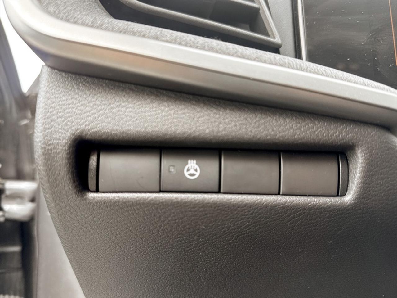 2026 Nissan Kicks SV  **CLEAN CARFAX** Photo
