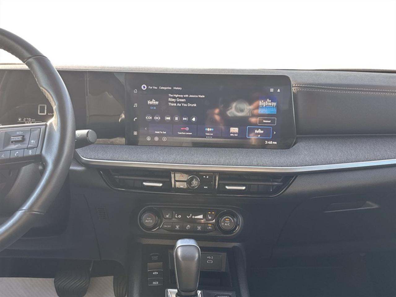2026 Nissan Kicks SV Premium Package  **CLEAN CARFAX** Photo