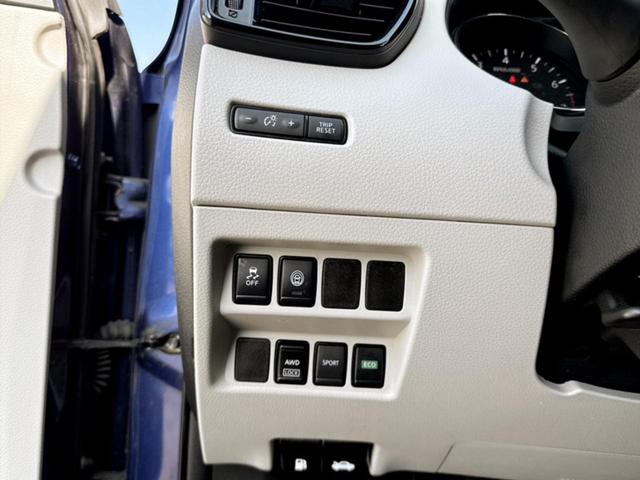 2023 Nissan Qashqai S  **APPLE CP - HTD SEATS** Photo