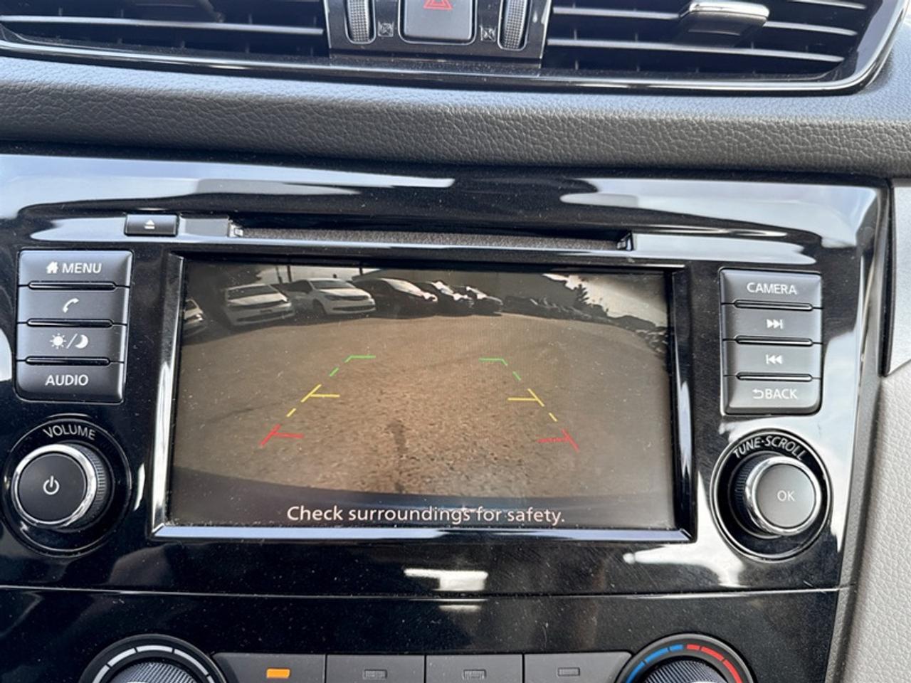 2023 Nissan Qashqai S  **APPLE CP - HTD SEATS** Photo