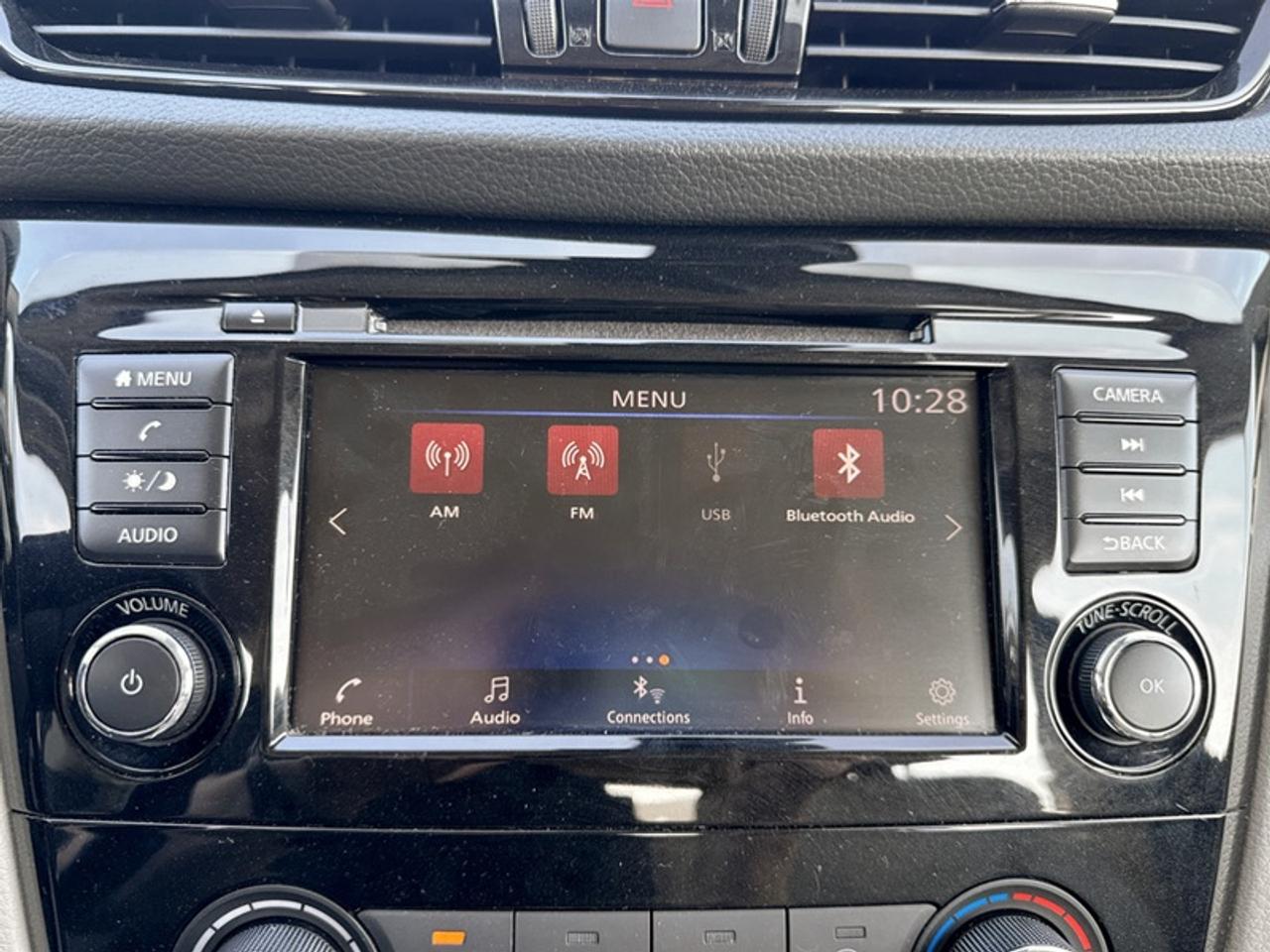 2023 Nissan Qashqai S  **APPLE CP - HTD SEATS** Photo