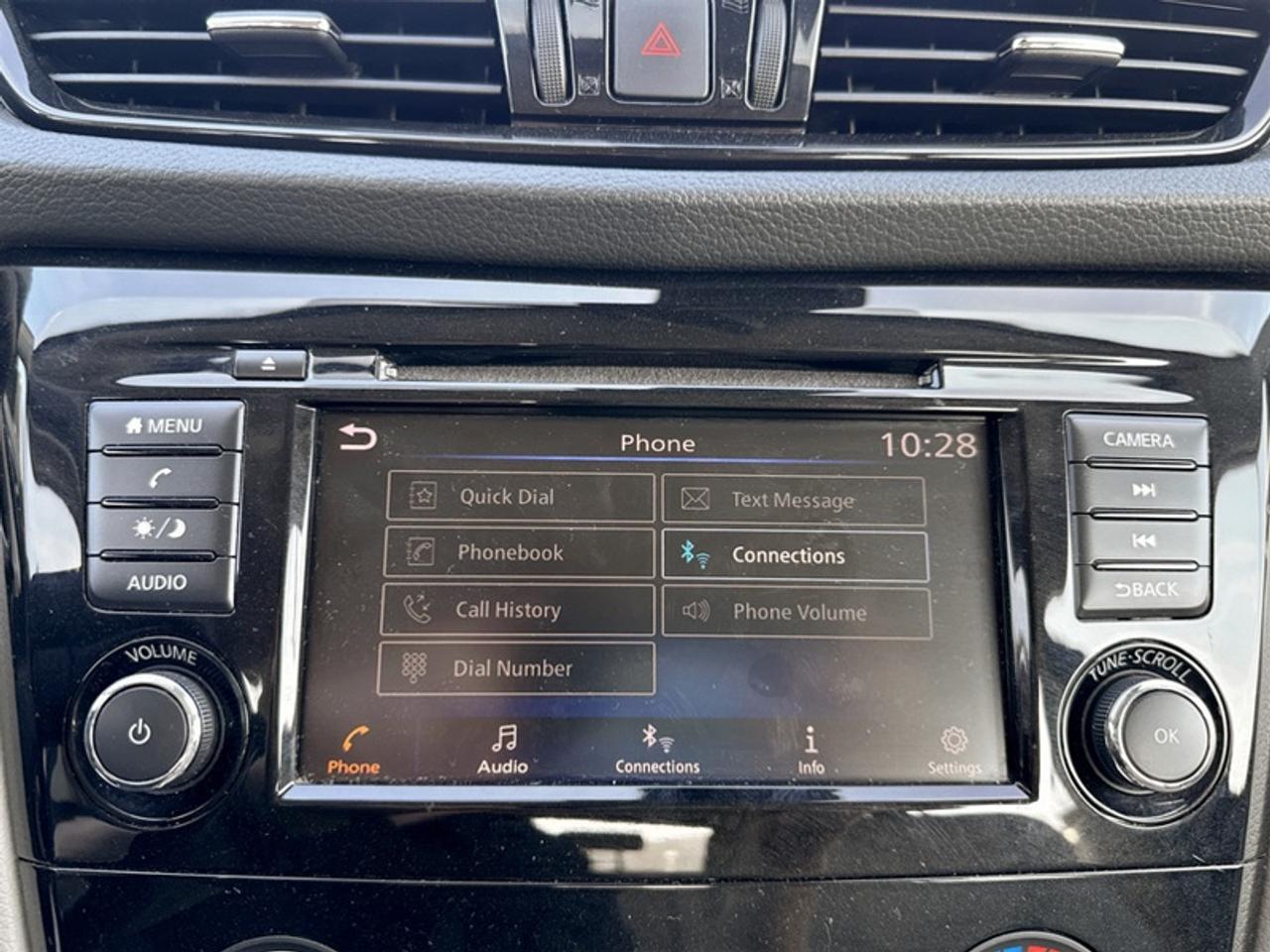 2023 Nissan Qashqai S  **APPLE CP - HTD SEATS** Photo