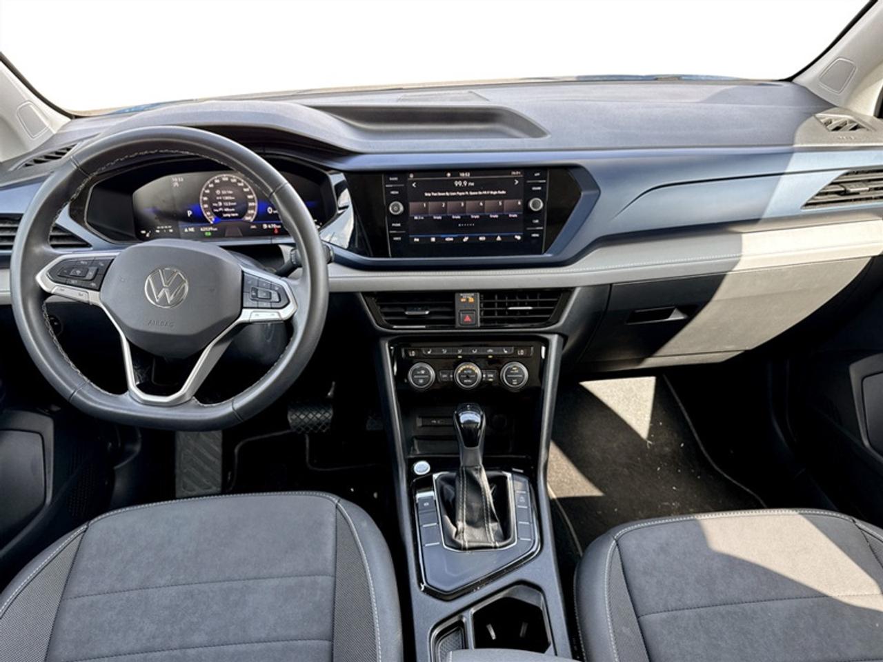 2024 Volkswagen Taos Comfortline w/Sunroof Pkg  *CLEAN CARFAX* Photo