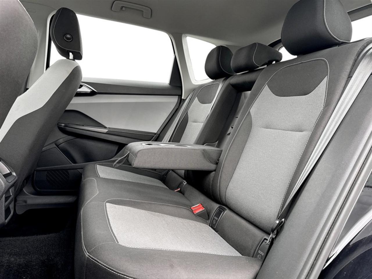 2024 Volkswagen Taos Trendline  **HEATED SW - APPLE CP** Photo
