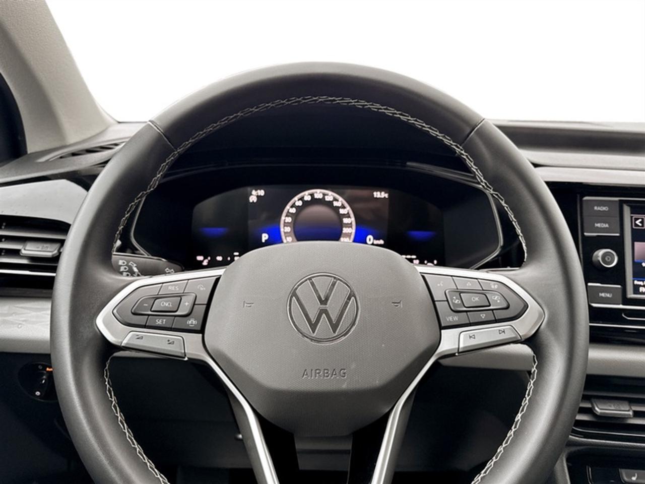 2024 Volkswagen Taos Trendline  **HEATED SW - APPLE CP** Photo