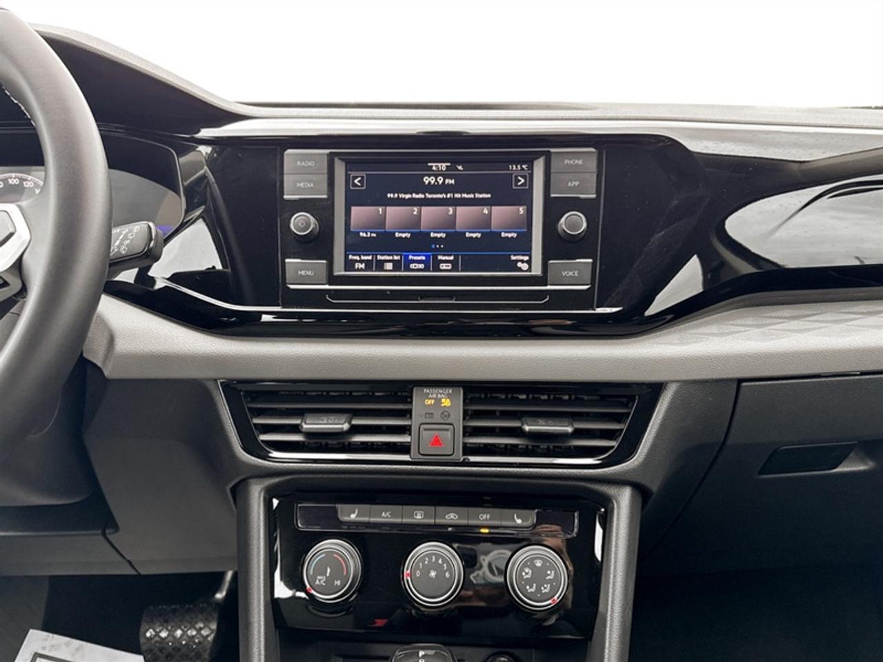 2024 Volkswagen Taos Trendline  **HEATED SW - APPLE CP** Photo
