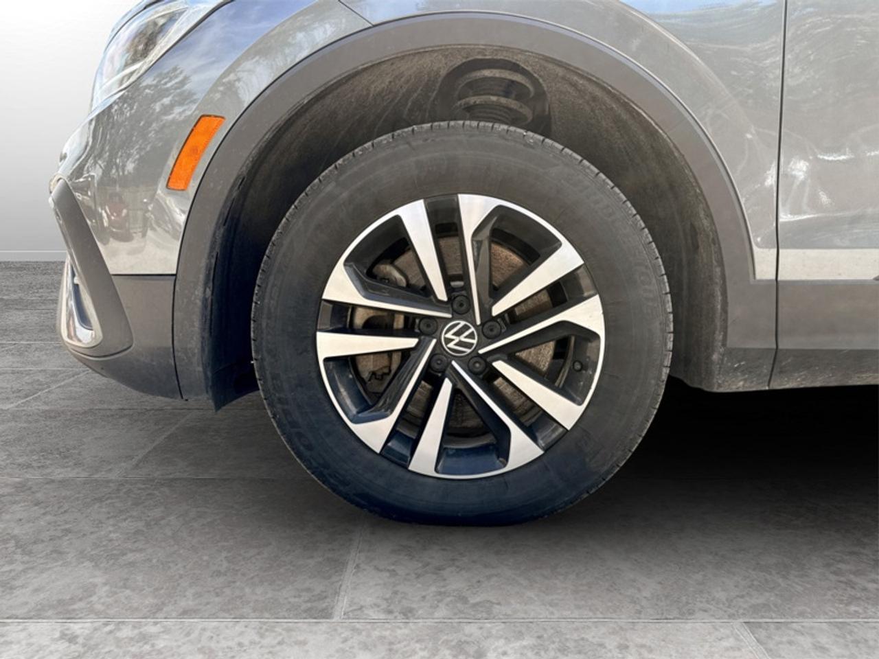2024 Volkswagen Tiguan Trendline  **CLEAN CARFAX** Photo