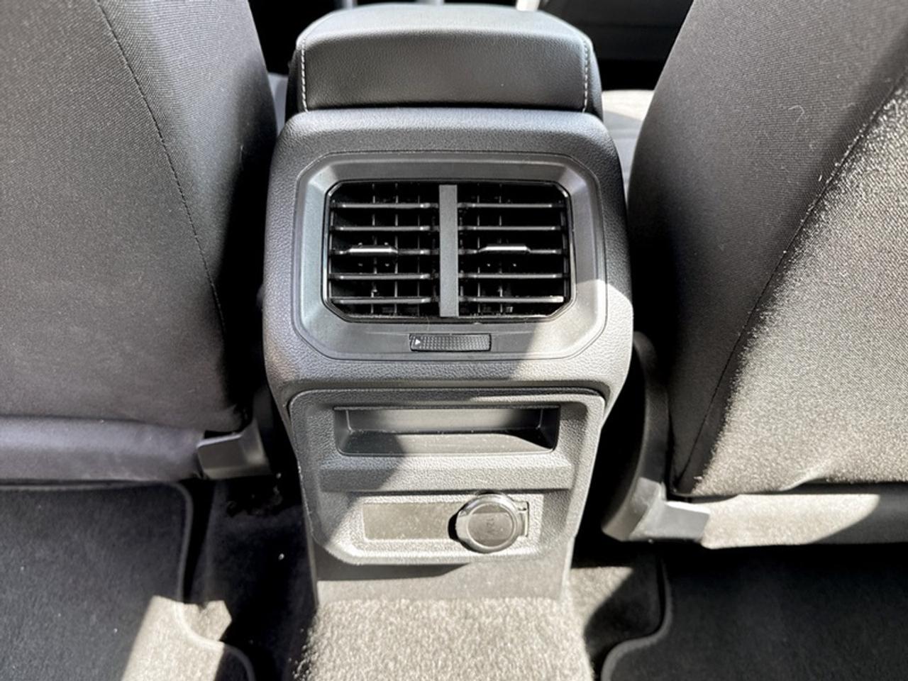 2024 Volkswagen Tiguan Trendline  **CLEAN CARFAX** Photo