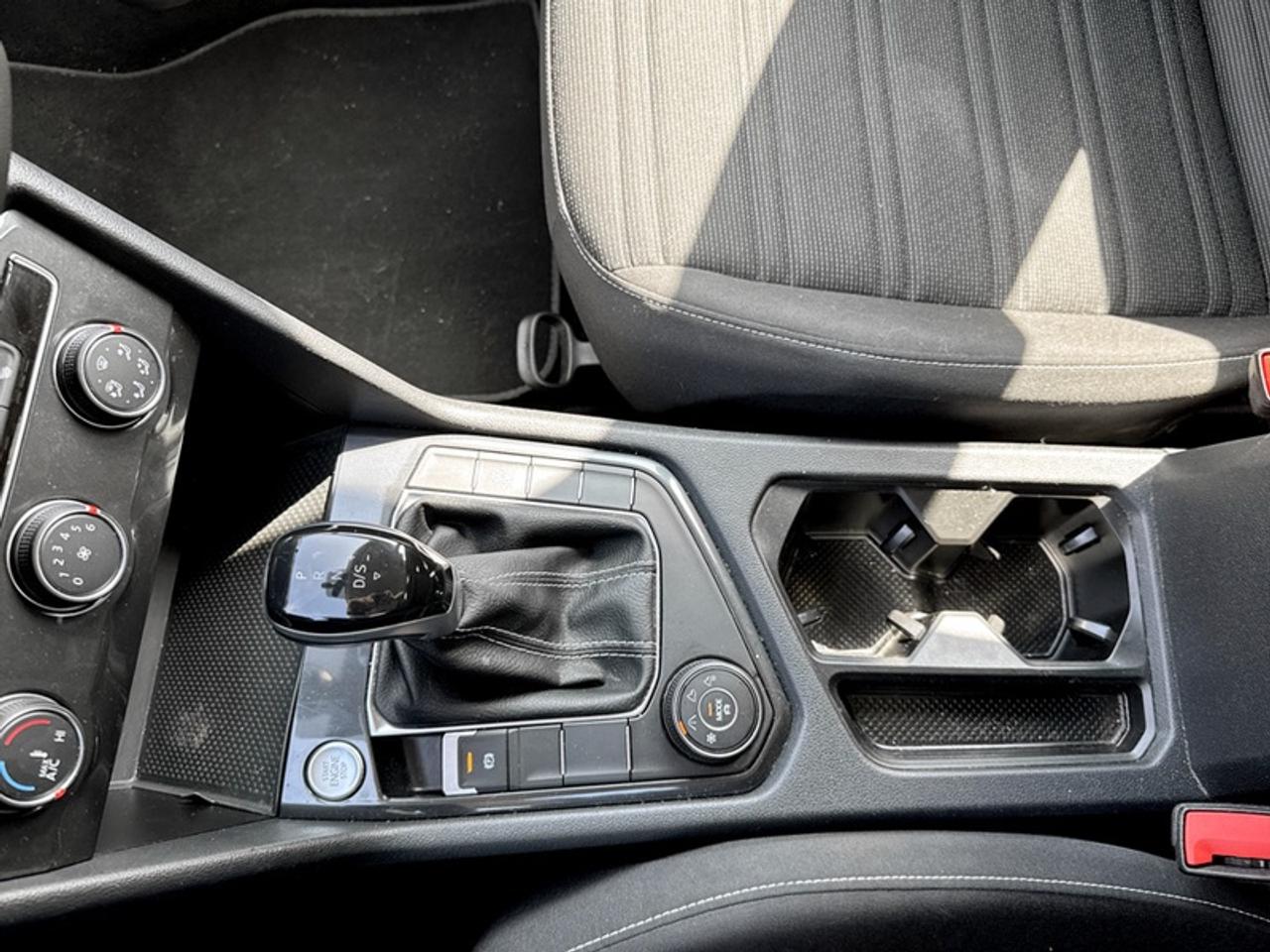 2024 Volkswagen Tiguan Trendline  **CLEAN CARFAX** Photo
