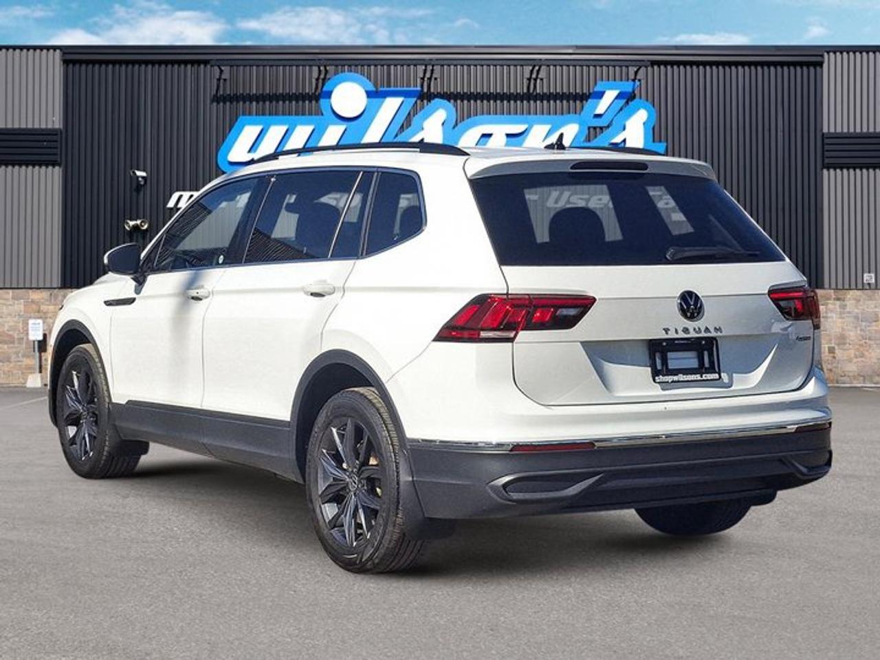 2023 Volkswagen Tiguan Comfortline AWD | 3rd Row Seat | Leather | Heated Seats | Power Seat | CarPlay + Android | and More! Photo